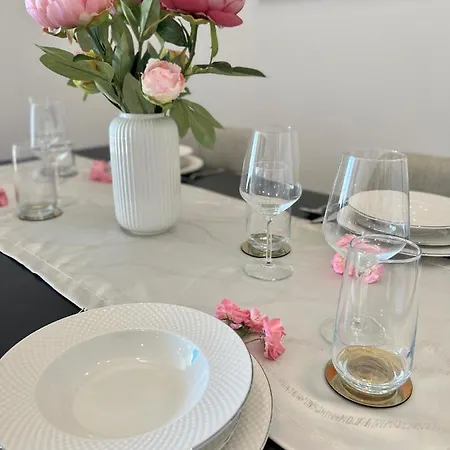 Hagne Deluxe 스플리트