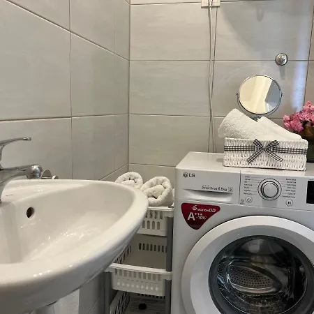 Hagne Deluxe * سبليت