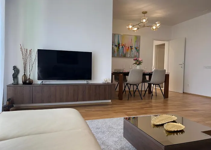 Hagne Deluxe * Split